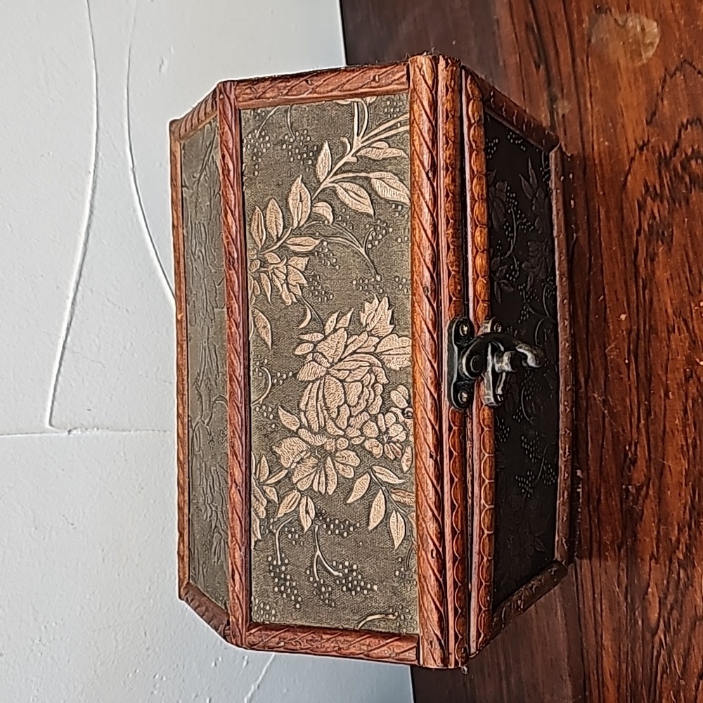 3 vintage wooden boxes with metal hinges and latch closures trinket storage - Picture 3 of 16